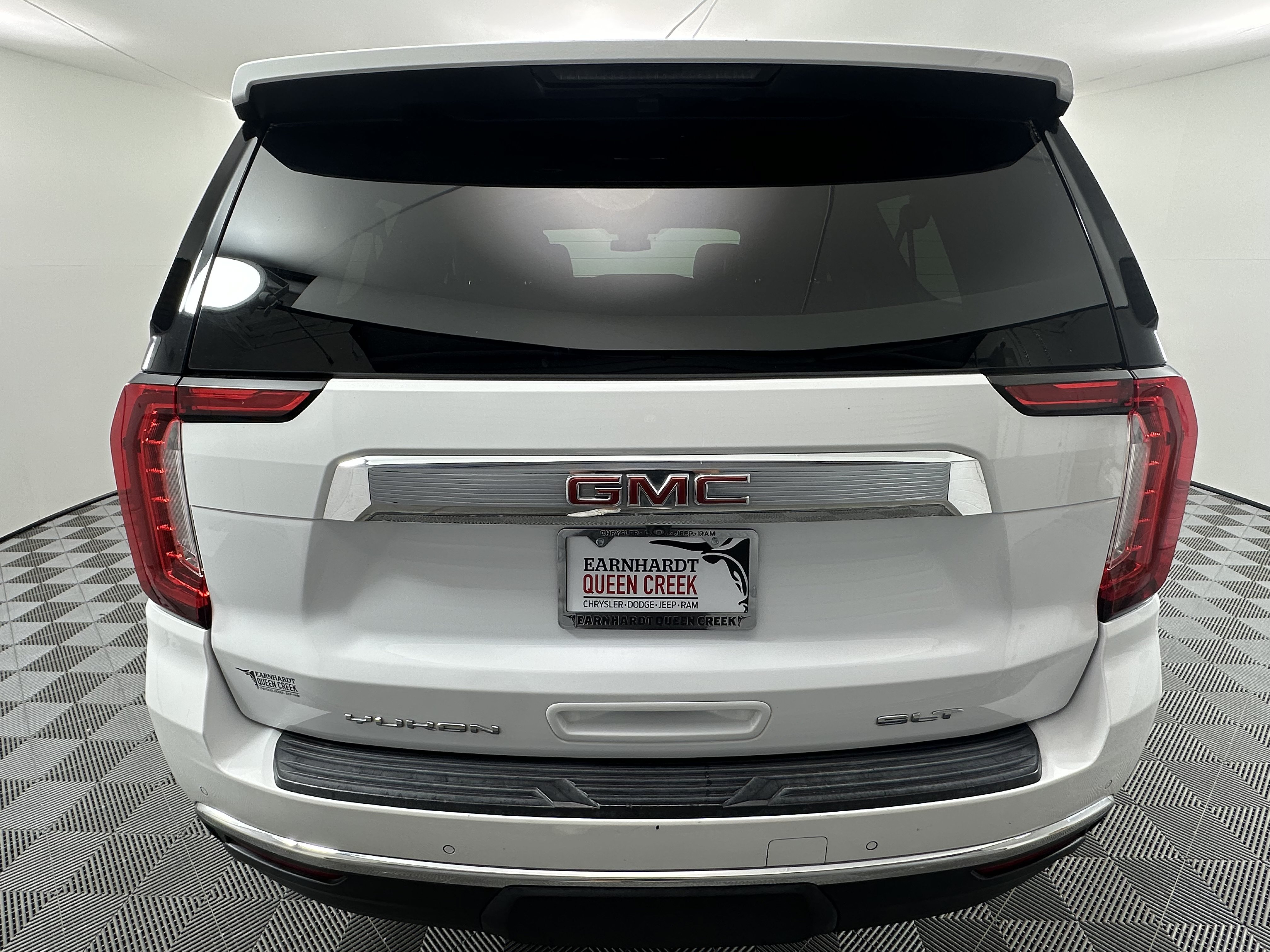 Used 2023 GMC Yukon XL SLT RWD image 4