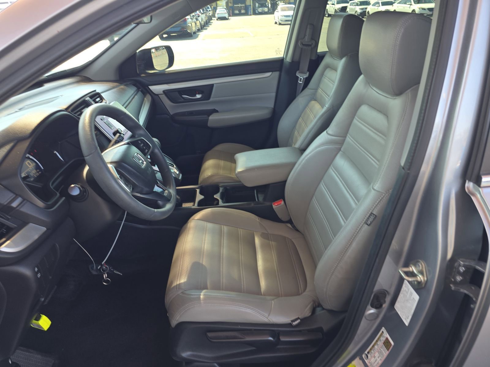 Used 2017 Honda CR-V LX image 3