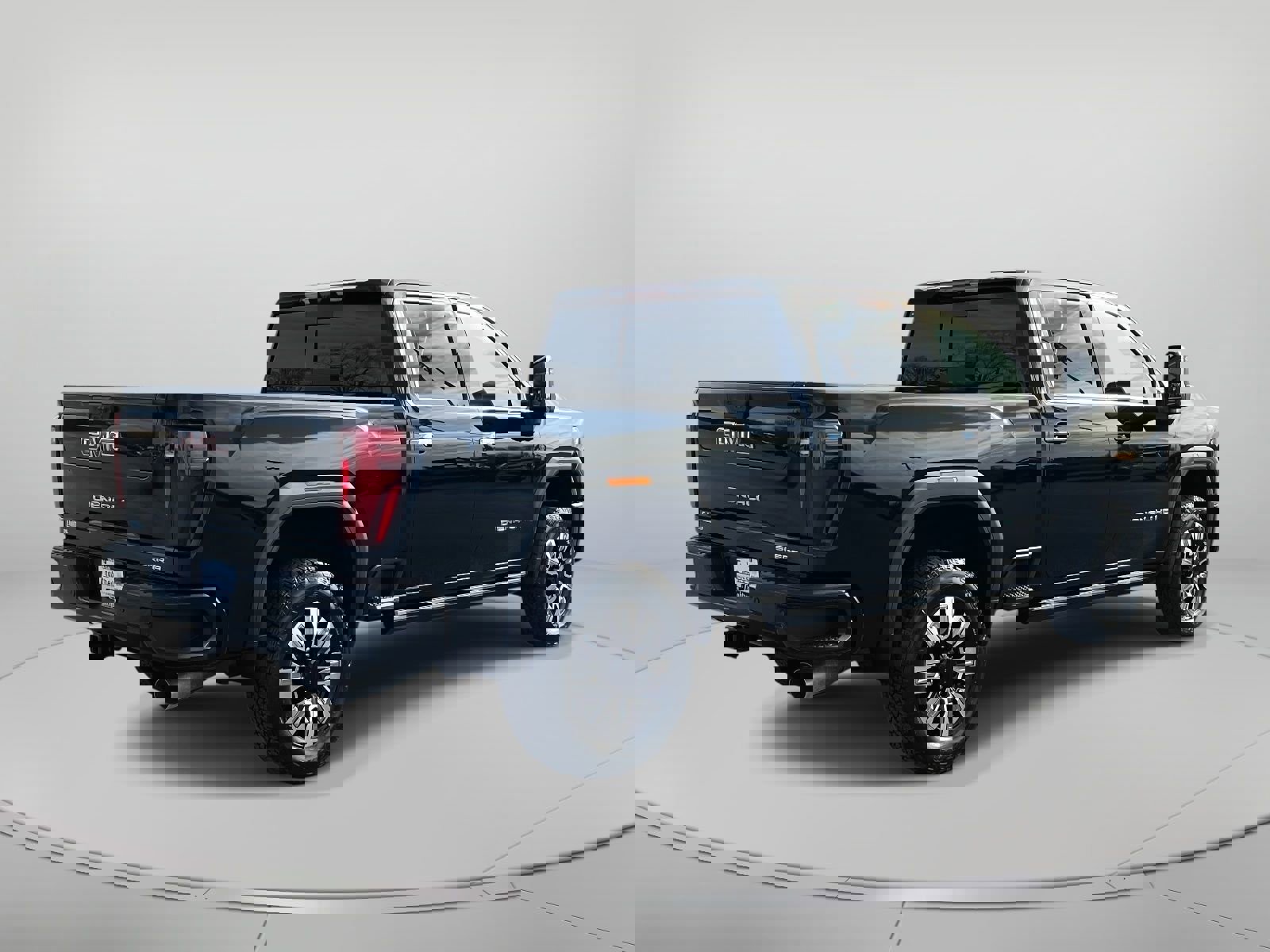 New 2026 GMC Sierra 2500 Denali w/ Denali Reserve Package image 3