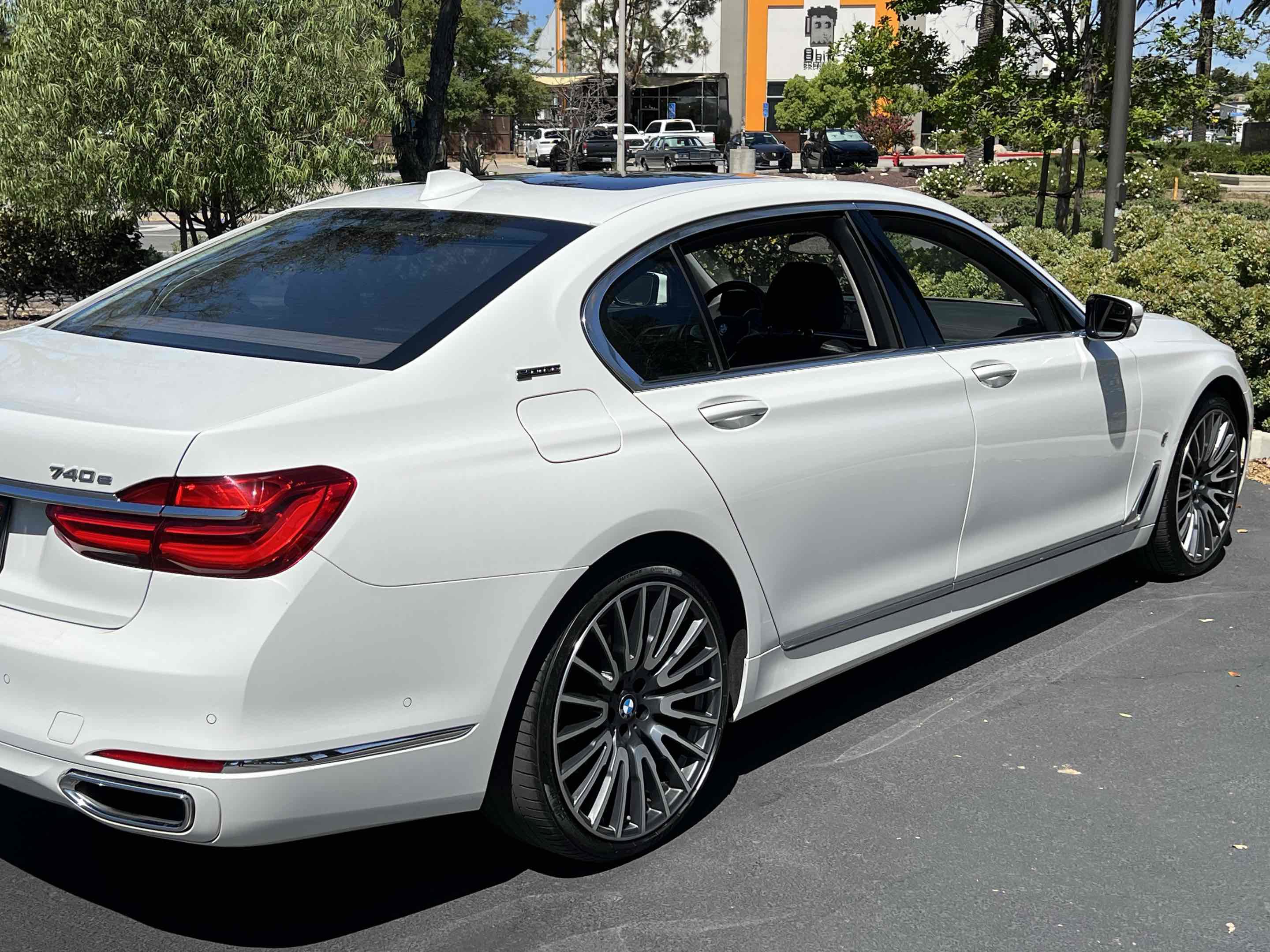 Used 2018 BMW 740e xDrive AWD/4WD image 63
