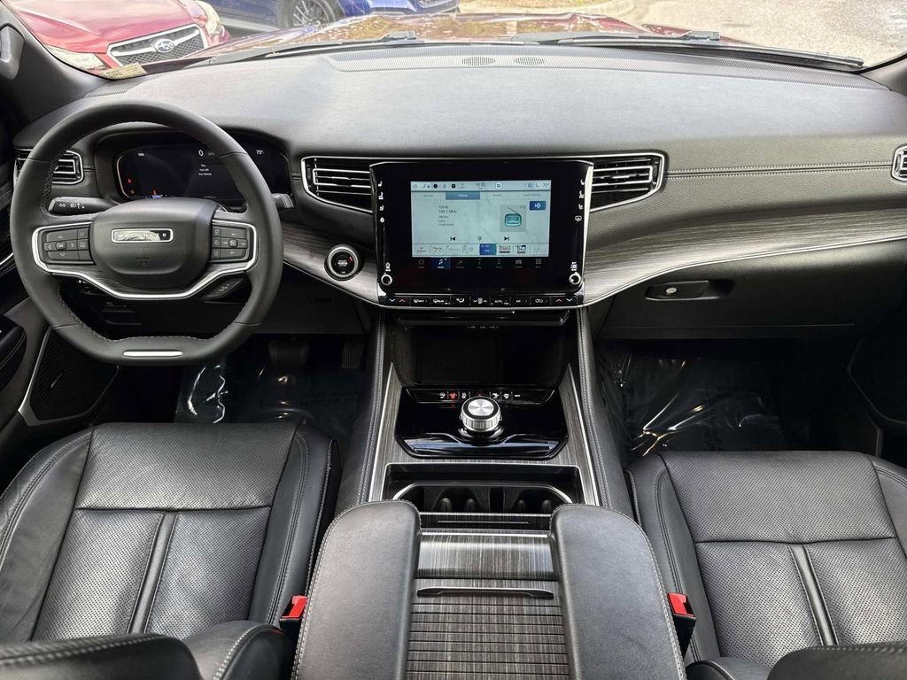 Used 2024 Jeep Wagoneer L Series II image 21