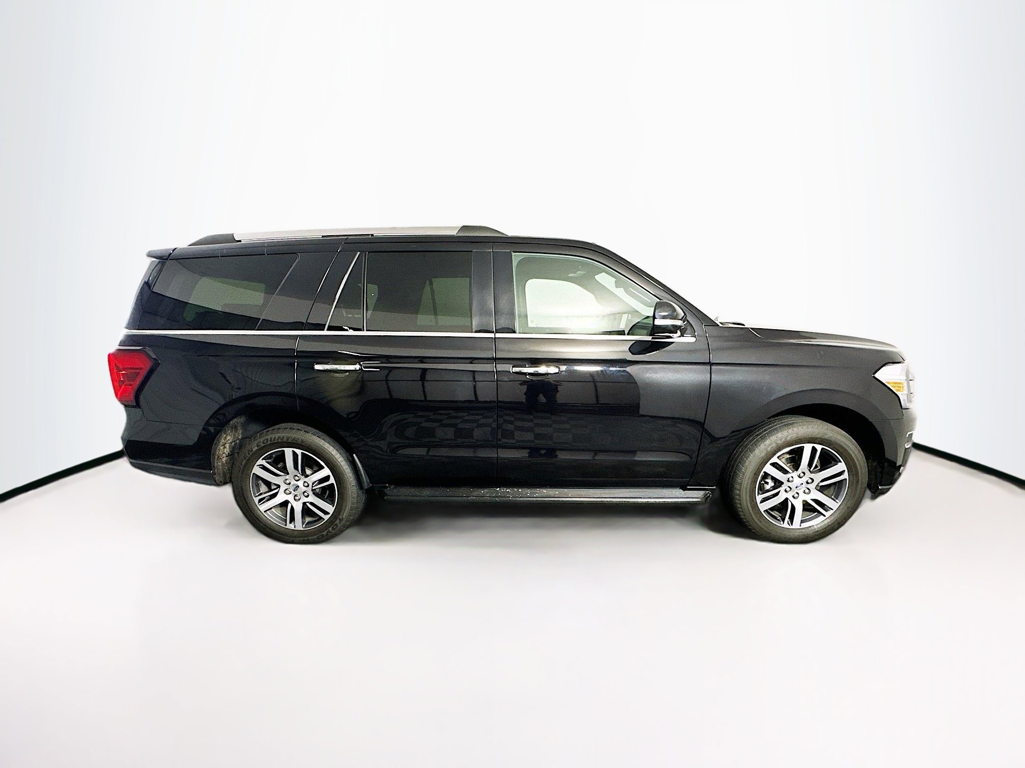 Used 2024 Ford Expedition Limited image 10