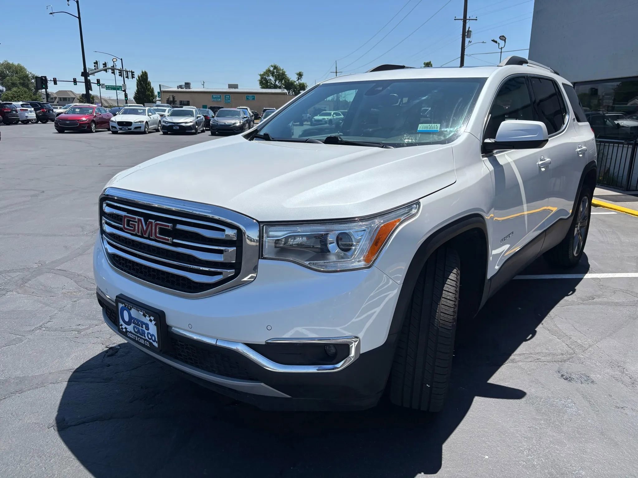 Used 2019 GMC Acadia SLT image 2