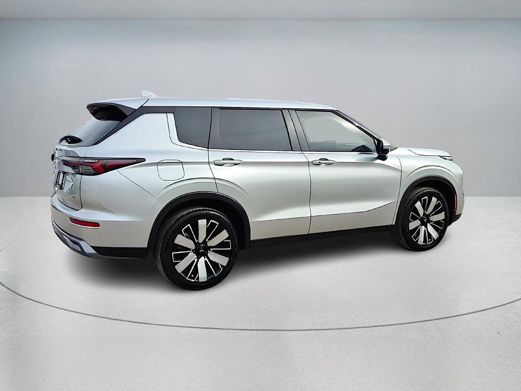 New 2026 Mitsubishi Outlander SE image 7
