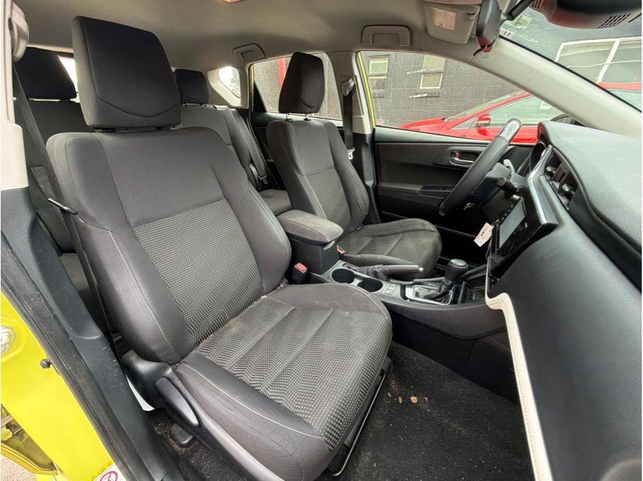Used 2017 Toyota Corolla iM w/ Carpet Mat Package FWD image 4