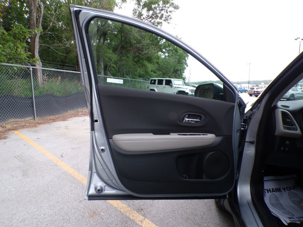Used 2019 Honda HR-V LX image 22