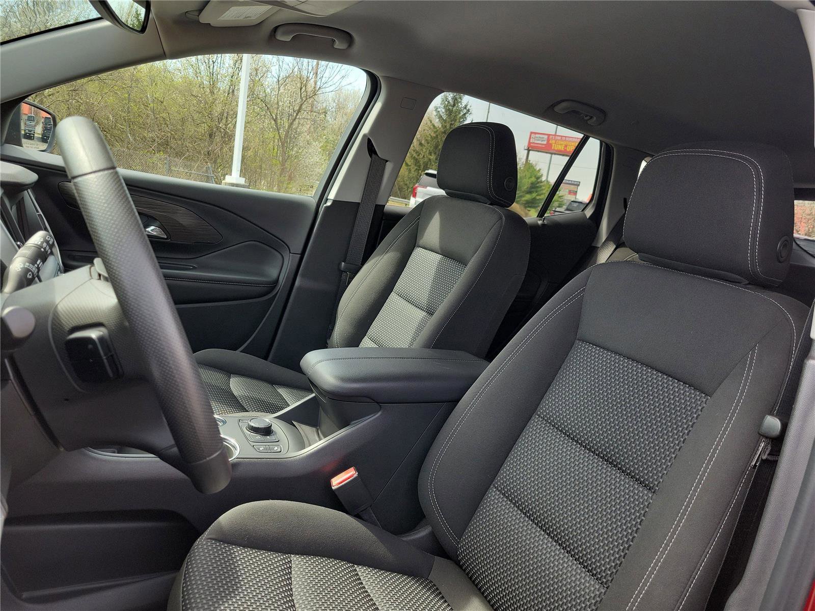 Used 2023 GMC Terrain SLE w/ Driver Convenience Package image 17