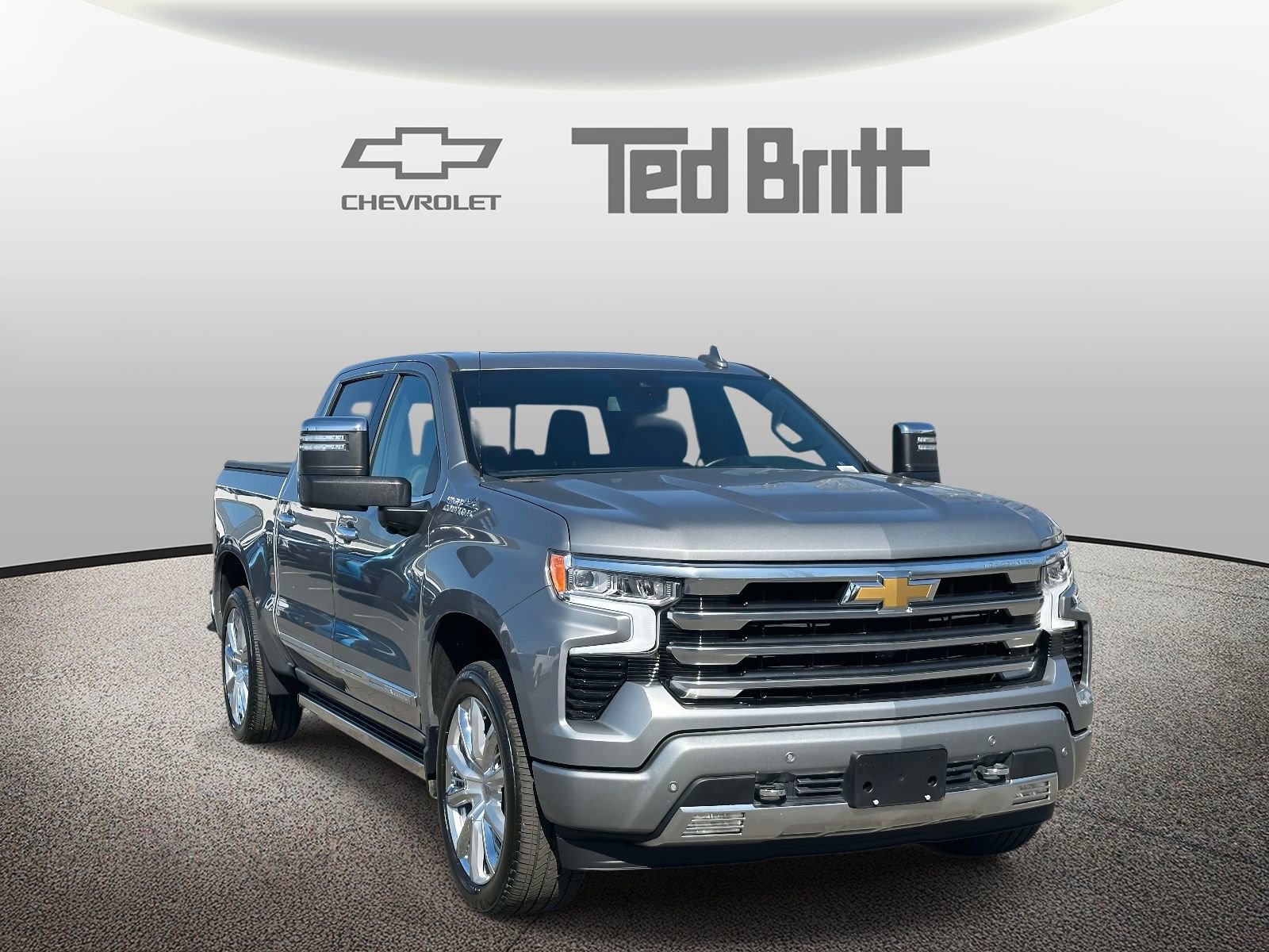 Used 2024 Chevrolet Silverado 1500 High Country w/ High Country Premium Package image 3