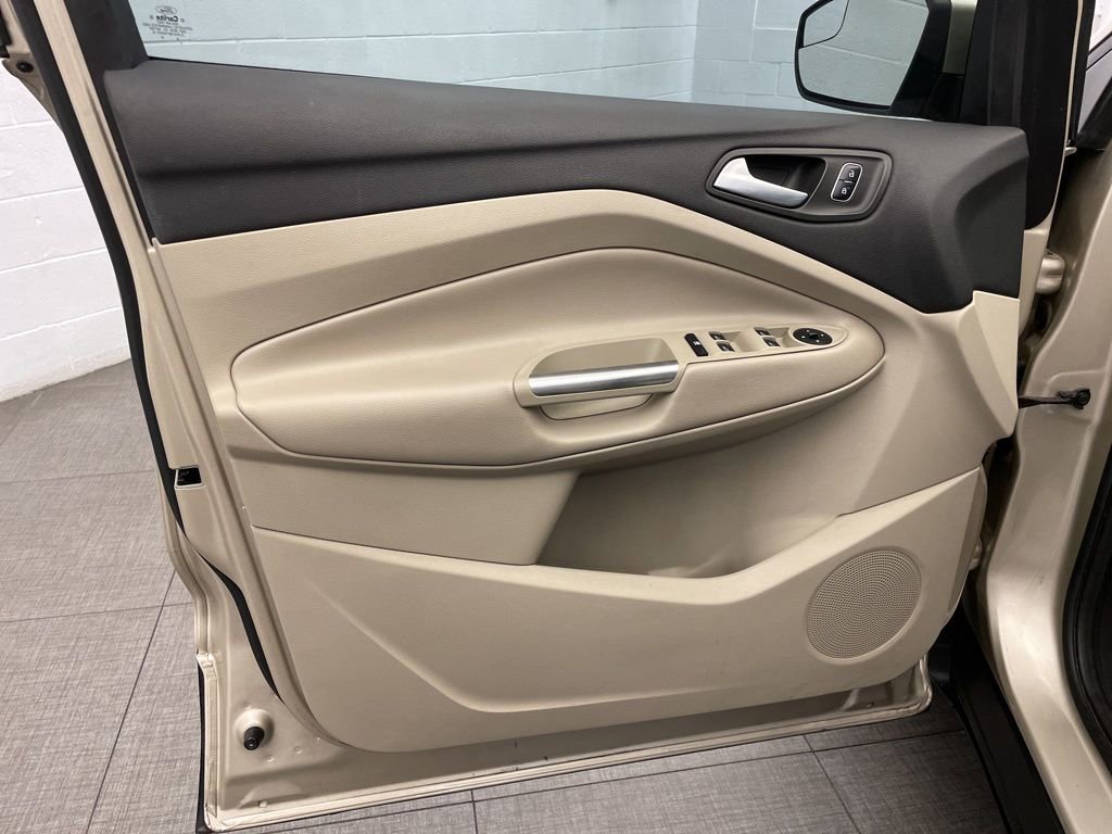 Used 2018 Ford Escape SE image 21