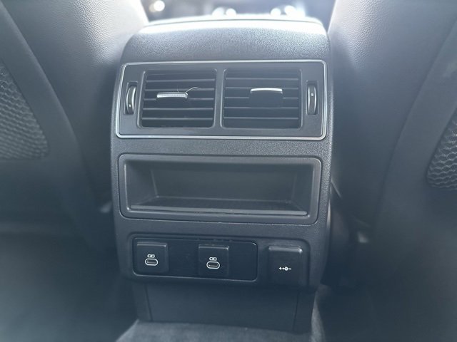 Used 2025 Jaguar F-PACE R-Dynamic S image 24