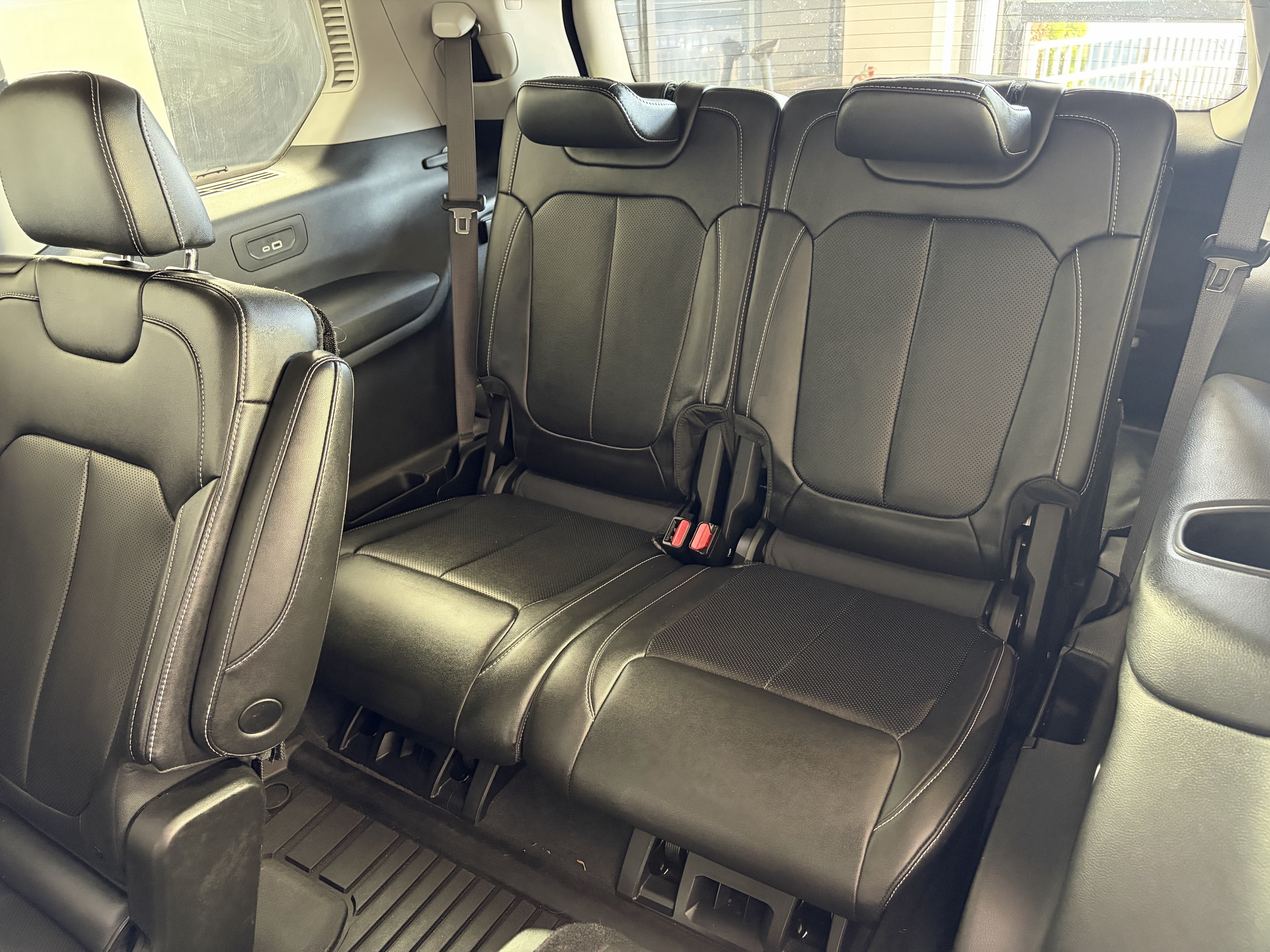 Used 2023 Jeep Grand Cherokee L Limited w/ Luxury Tech Group II AWD/4WD image 8