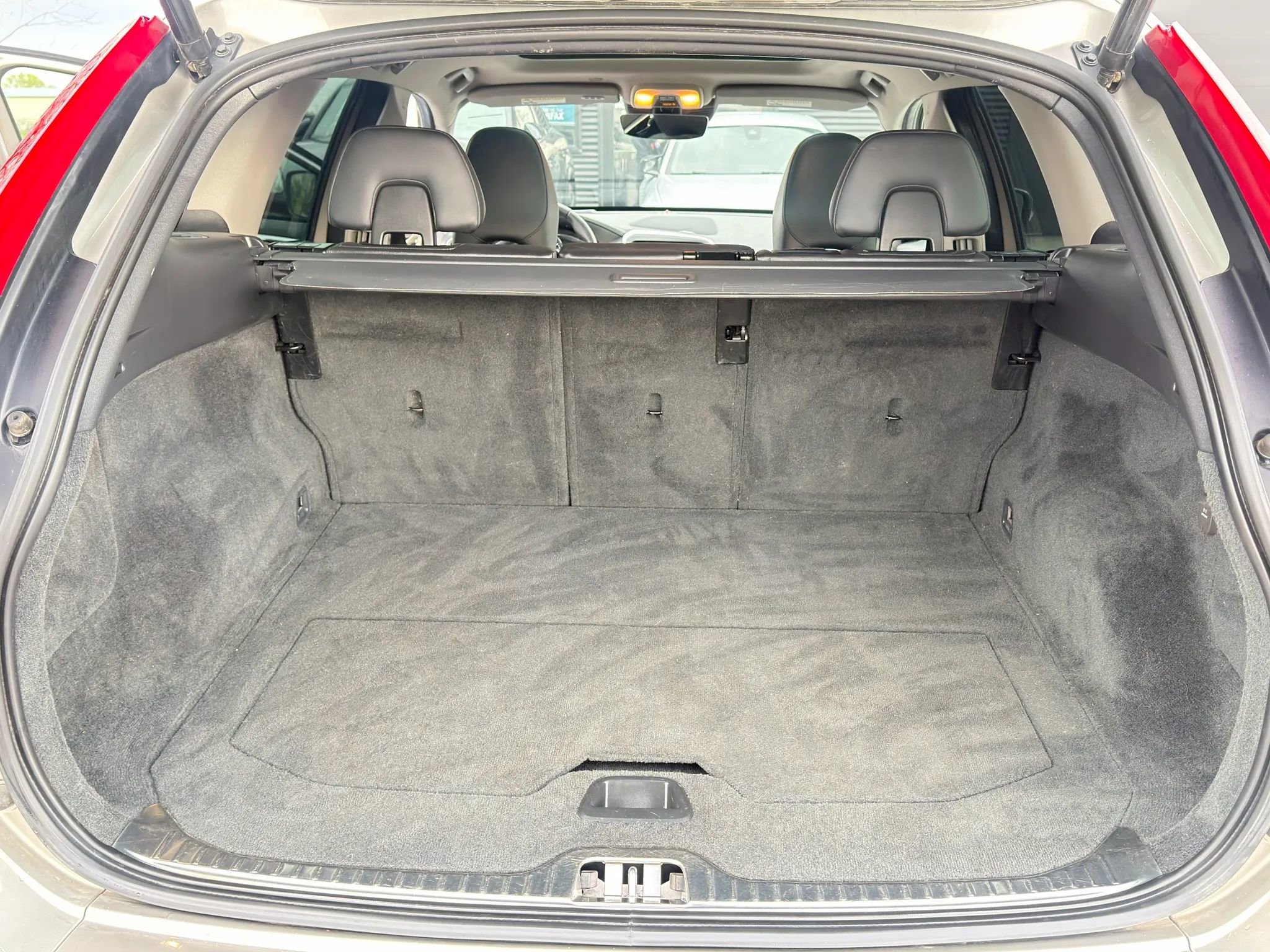 Used 2016 Volvo XC60 T6 Platinum AWD/4WD image 17
