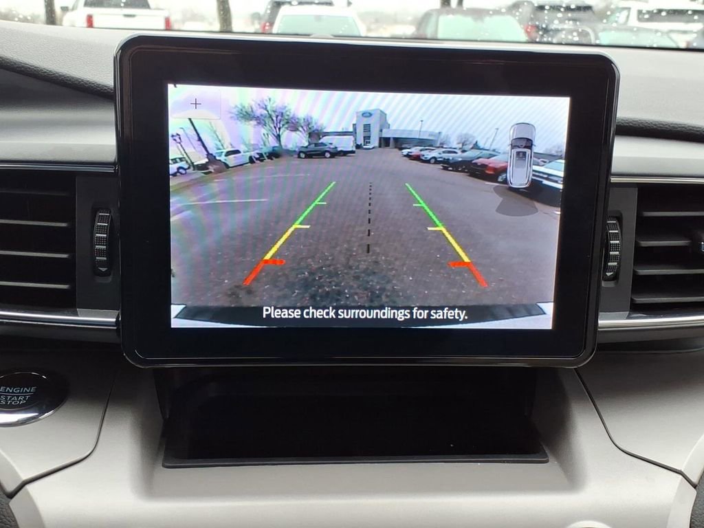 Used 2023 Ford Explorer XLT w/ Equipment Group 202A AWD/4WD image 22