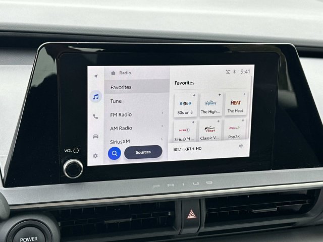 Used 2025 Toyota Prius LE FWD image 10