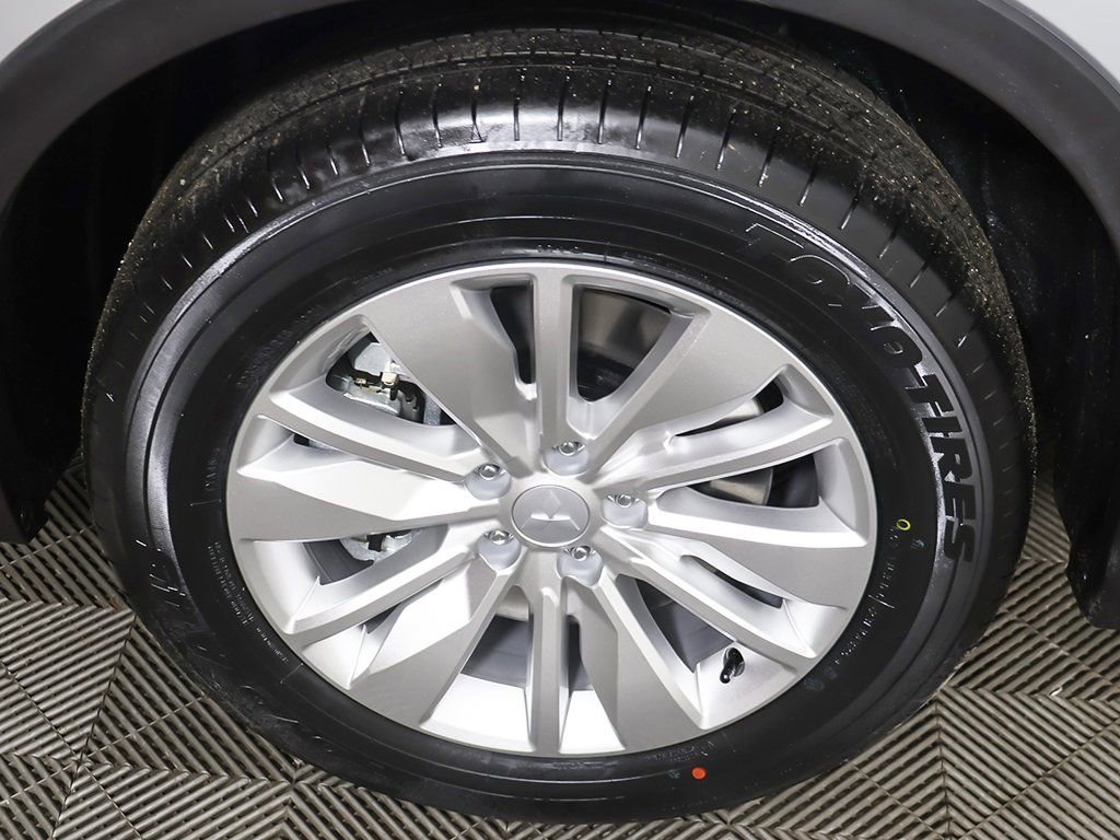 New 2026 Mitsubishi Outlander ES image 19