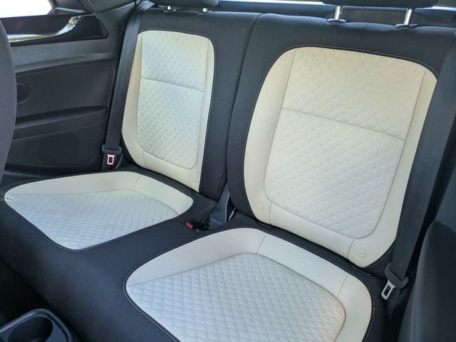 Used 2019 Volkswagen Beetle 2.0T S FWD image 9