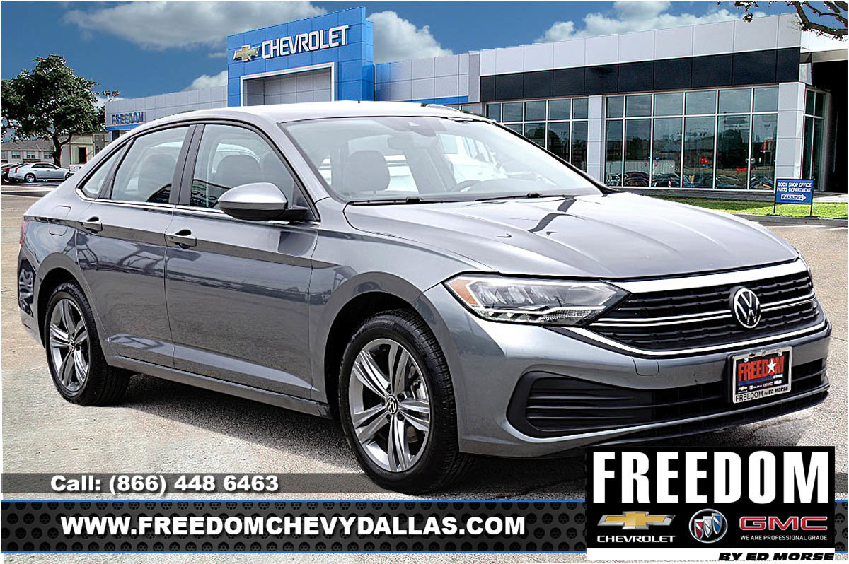 Used 2024 Volkswagen Jetta SE FWD image 1