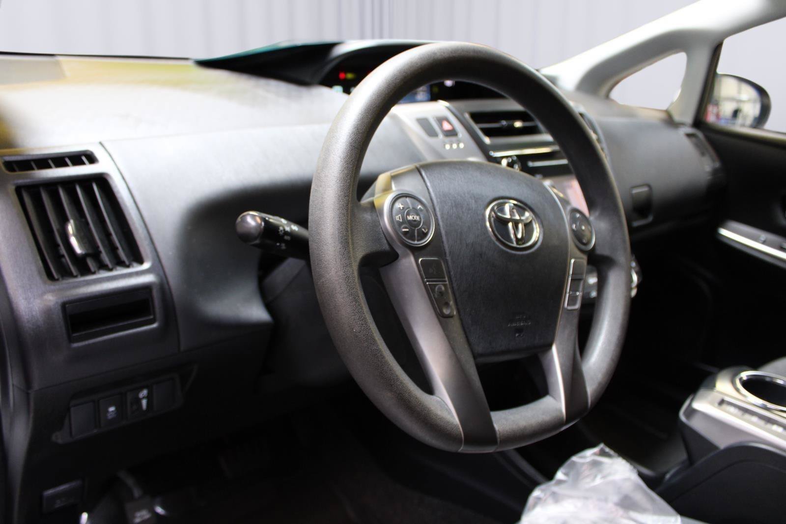 Used 2017 Toyota Prius V Three FWD image 18