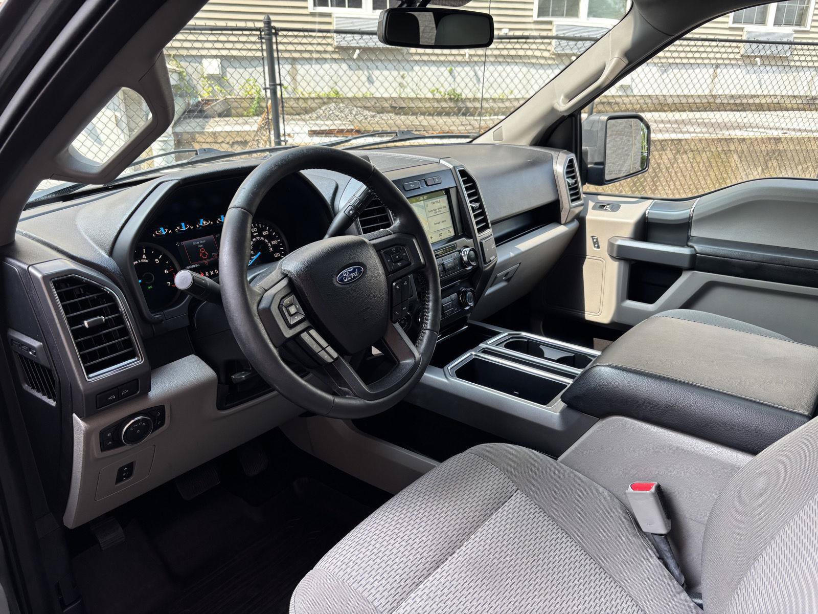 Used 2017 Ford F150 XLT w/ Equipment Group 302A Luxury AWD/4WD image 8