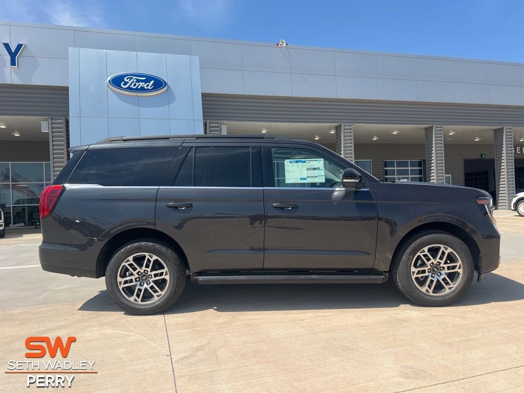 New 2025 Ford Expedition Active image 3