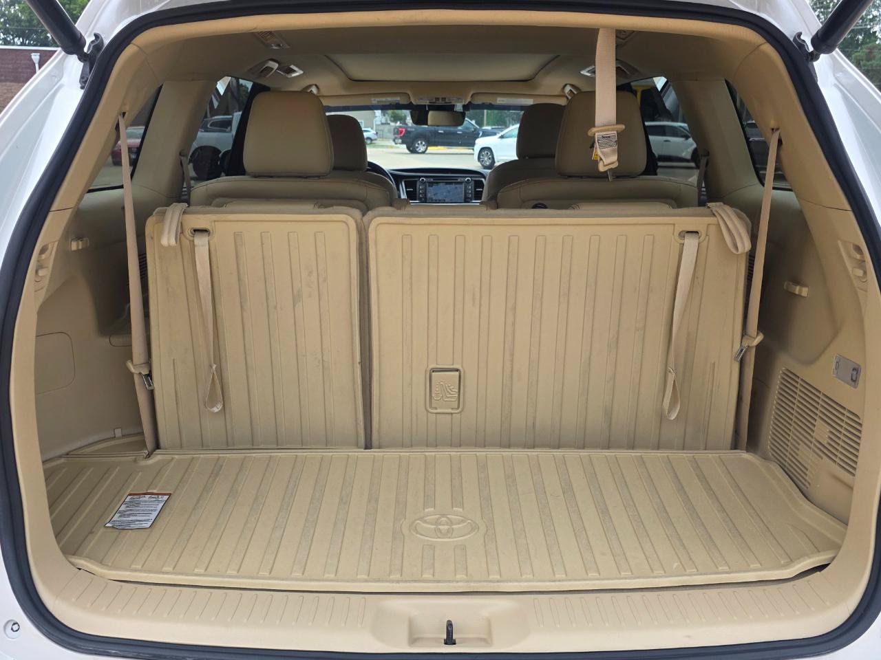 Used 2017 Toyota Highlander Limited Platinum AWD/4WD image 23