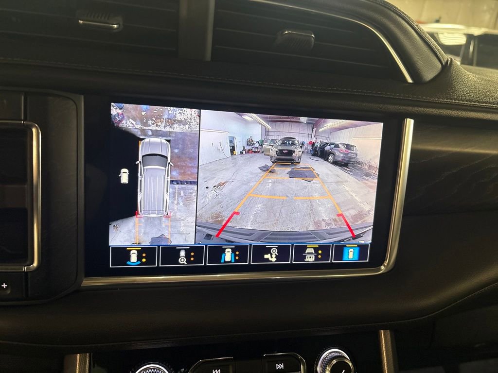 Used 2021 GMC Yukon Denali w/ Denali Premium Package image 24