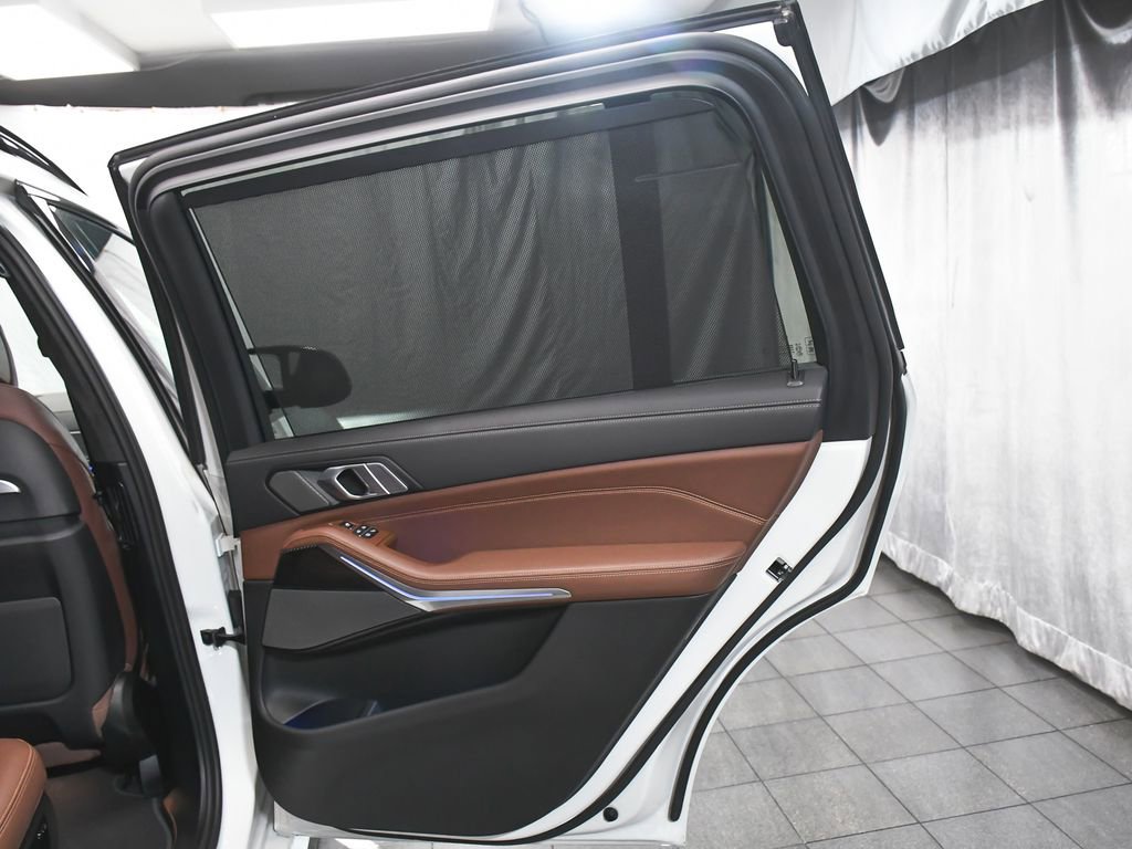Used 2026 BMW X7 M60i image 13