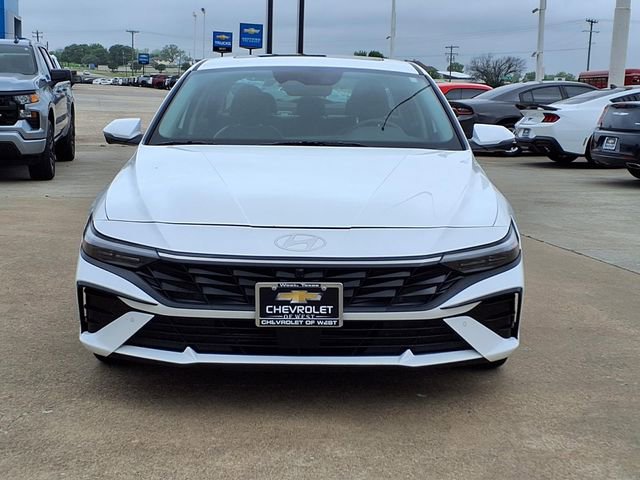 Used 2024 Hyundai Elantra Limited FWD image 2