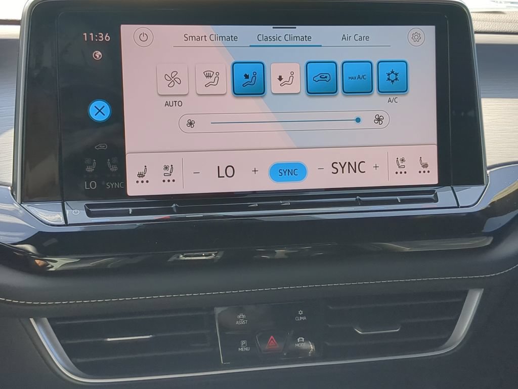 New 2026 Volkswagen Atlas Cross Sport SE FWD image 22