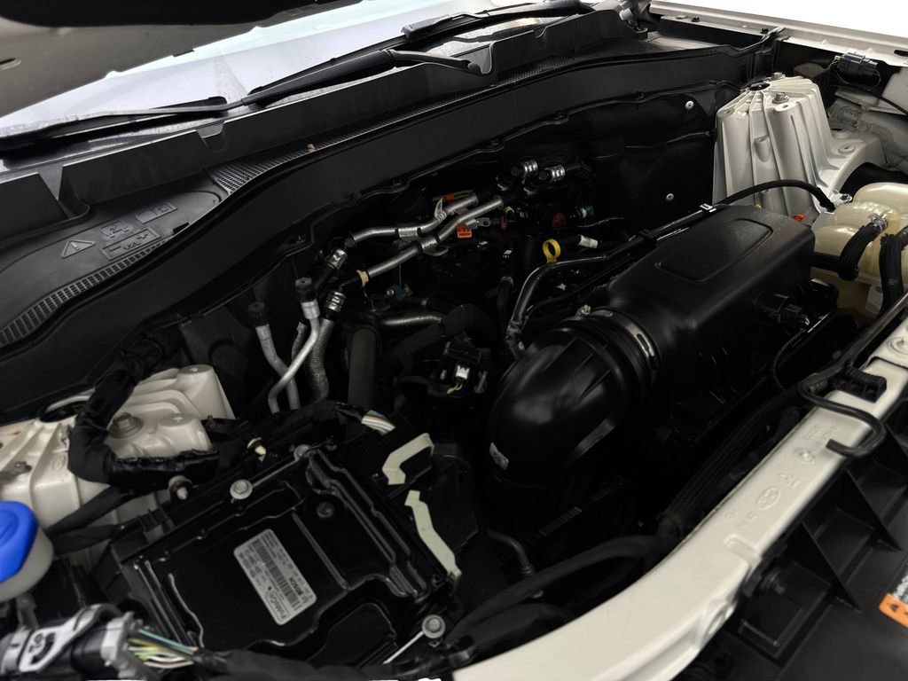 Used 2022 Ford Explorer XLT w/ Equipment Group 202A AWD/4WD image 82