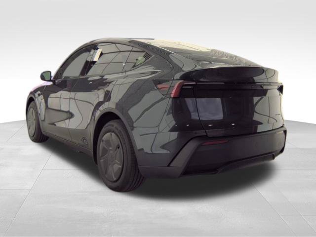 Used 2026 Tesla Model Y AWD image 6
