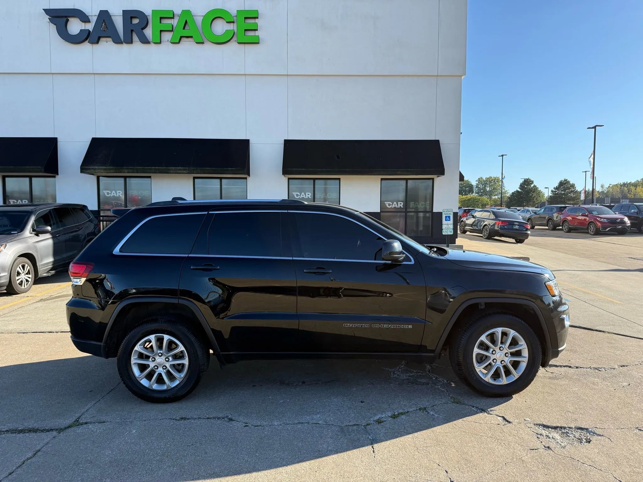 Used 2021 Jeep Grand Cherokee Laredo image 17