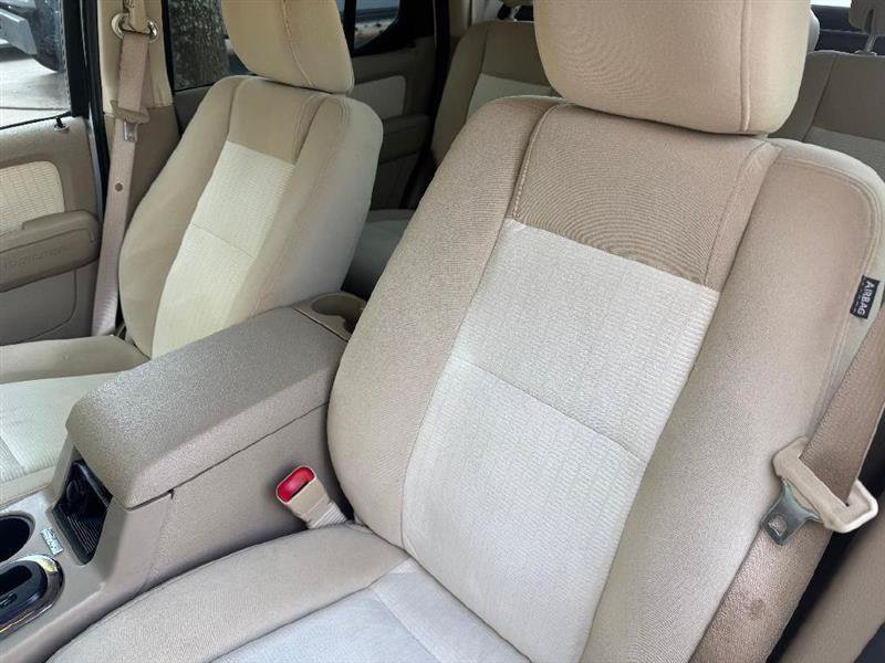 Used 2010 Ford Explorer Sport Trac XLT RWD image 32