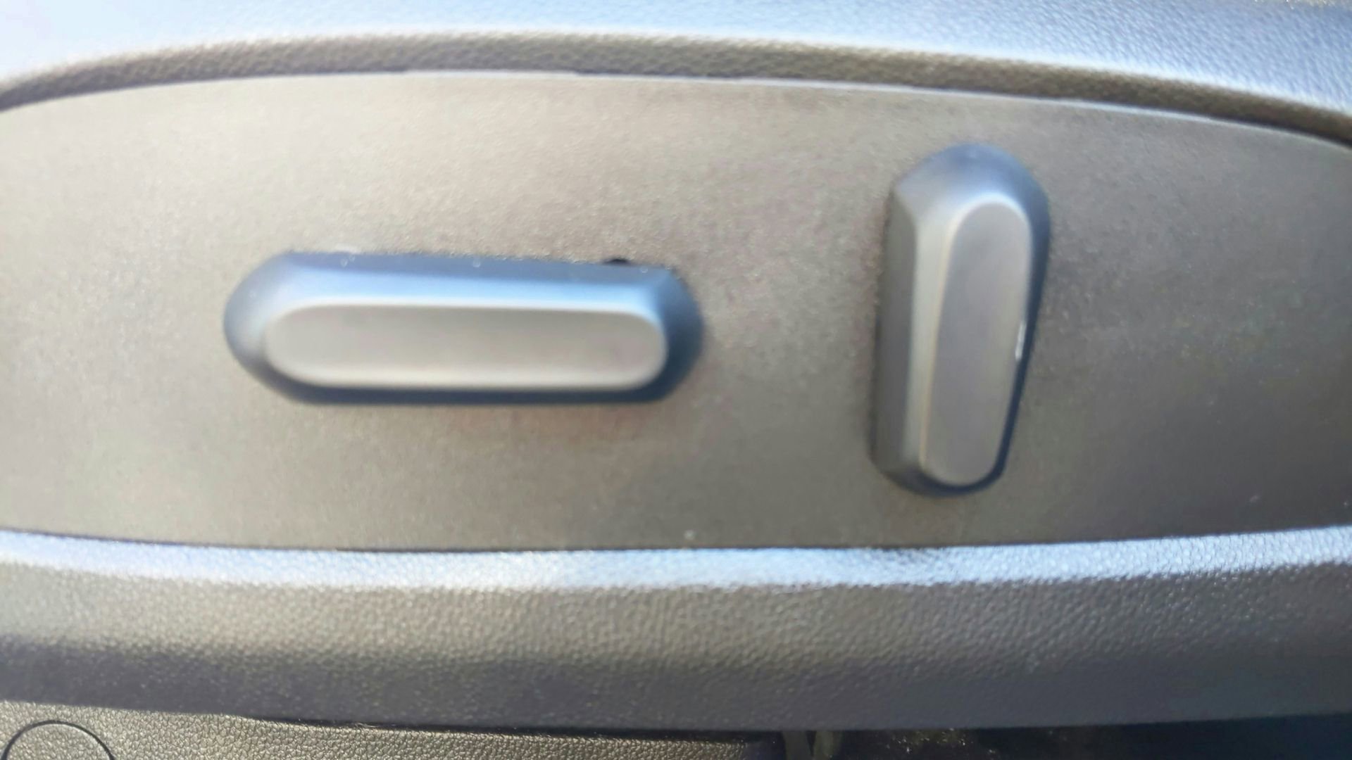 Used 2019 GMC Acadia SLE image 18