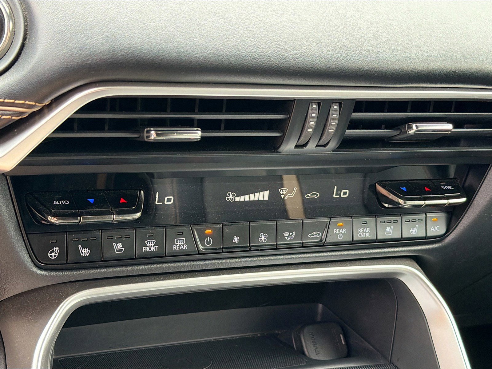 Used 2024 MAZDA CX-90 Plug-In Hybrid w/ Premium Plus AWD/4WD image 13