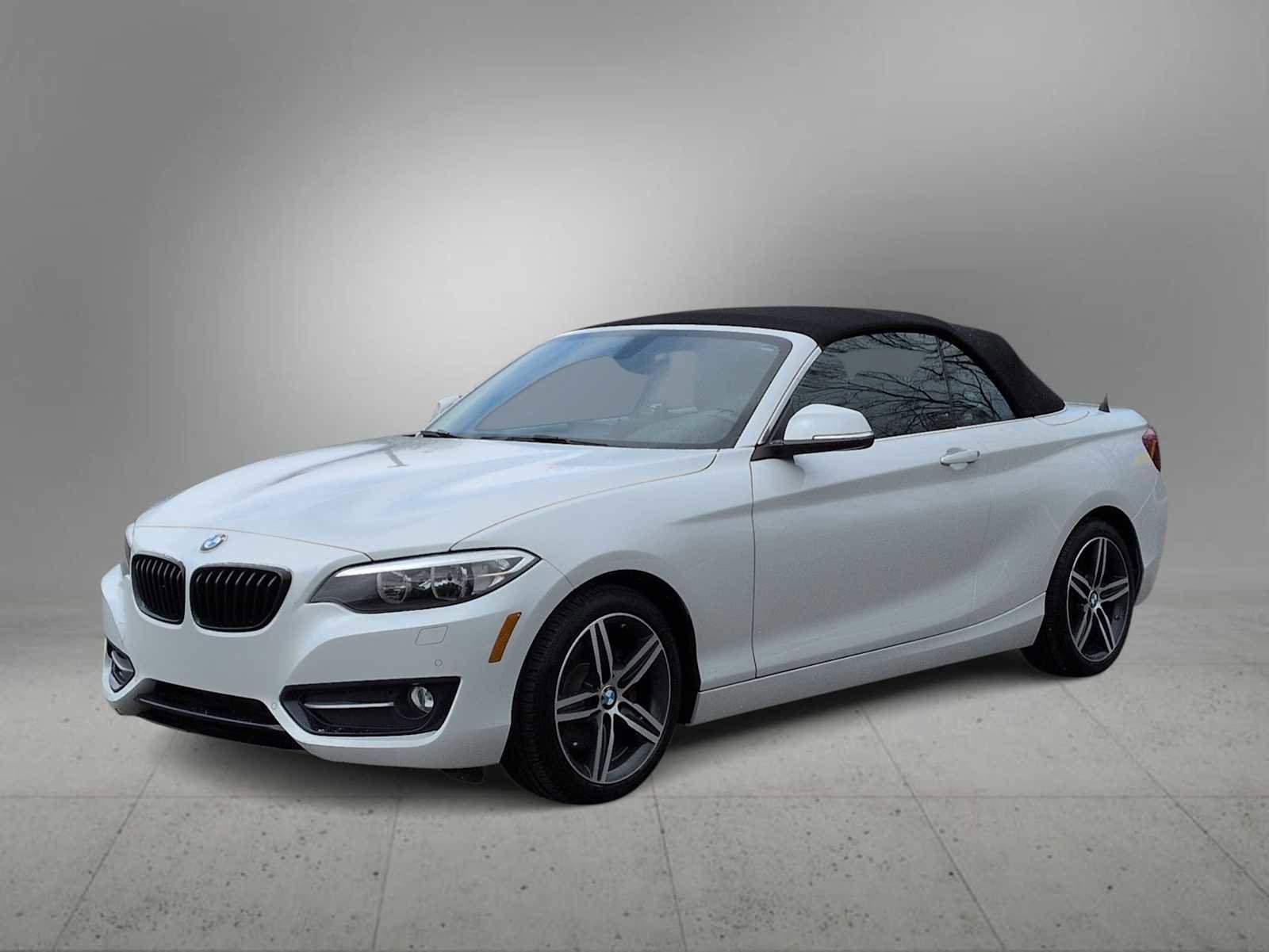 Used 2017 BMW 230i xDrive Convertible image 4