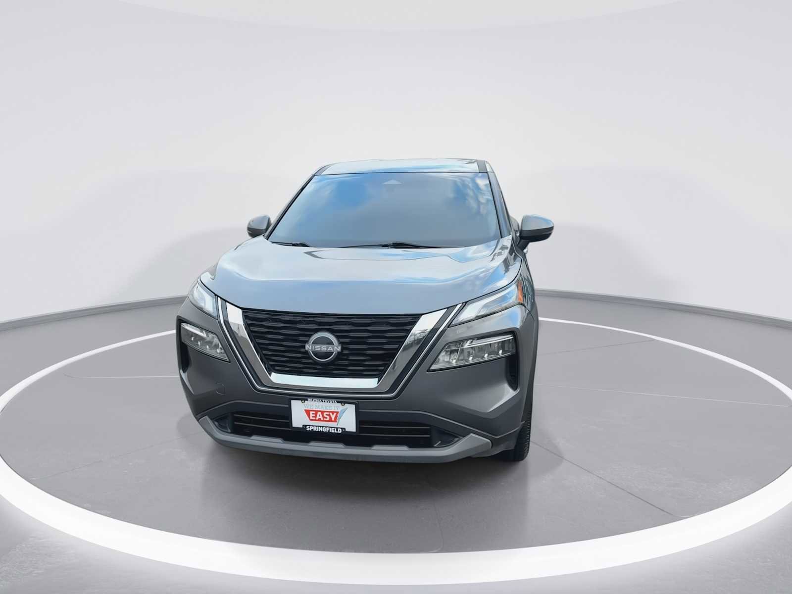 Used 2022 Nissan Rogue SV image 3