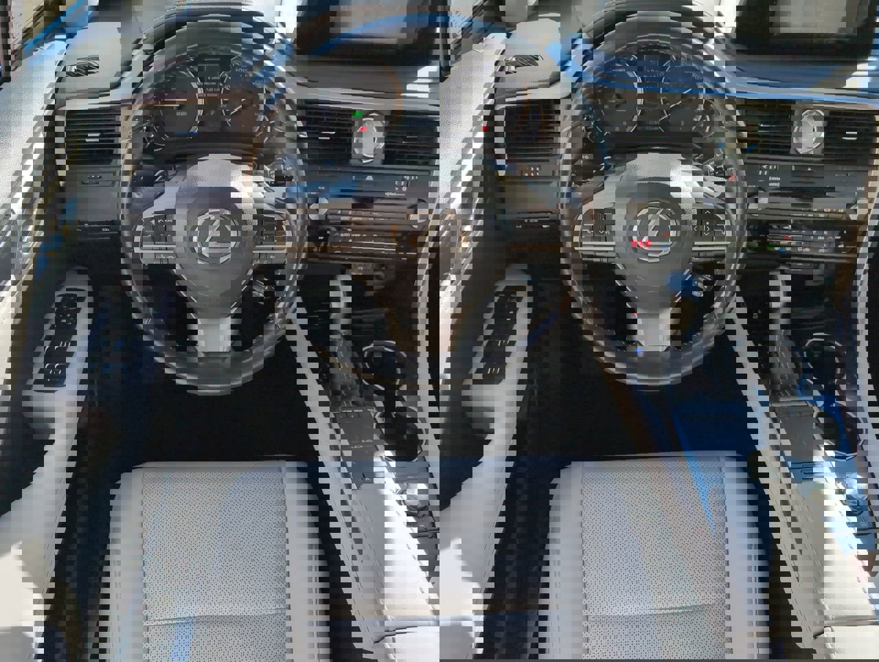 Used 2020 Lexus RX 450h AWD image 14