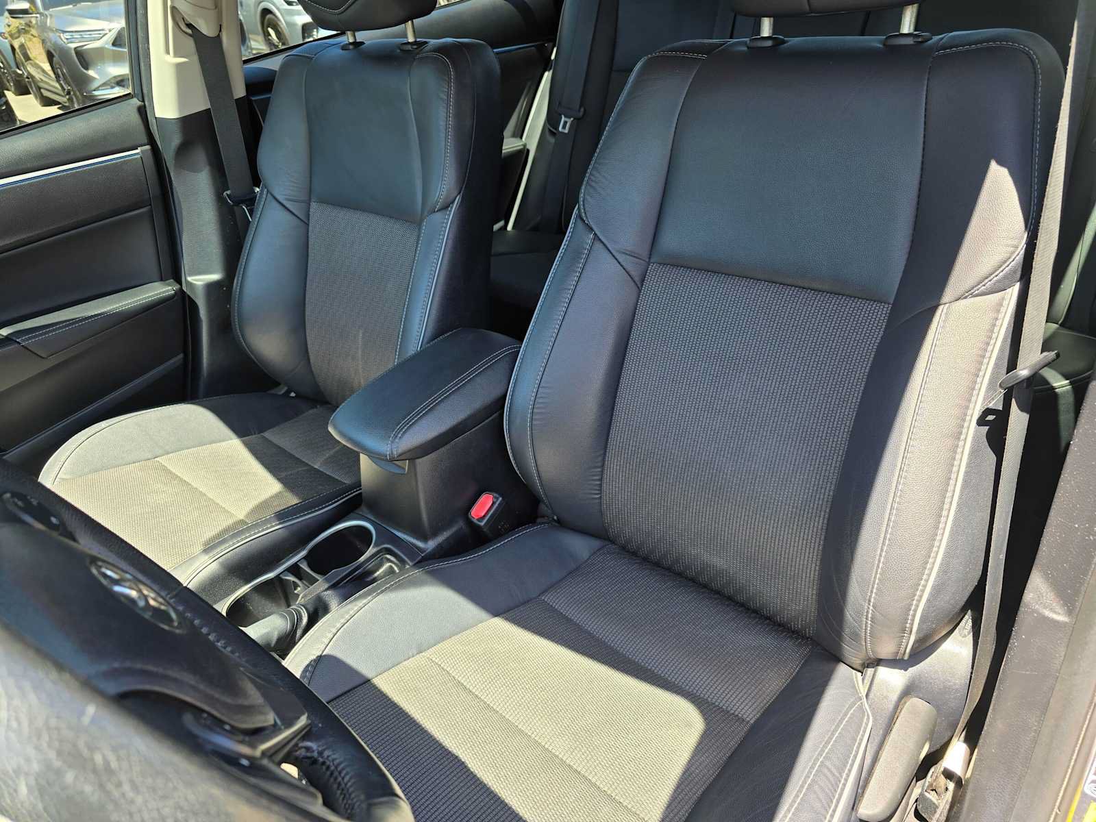 Used 2014 Toyota Corolla S FWD image 21