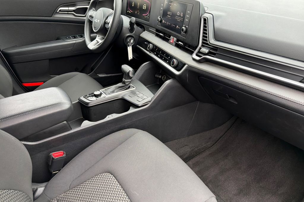 Used 2023 Kia Sportage LX image 13