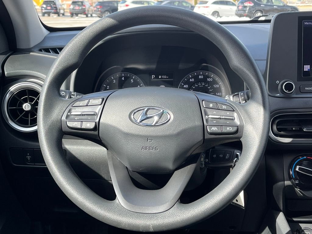 Used 2022 Hyundai Kona SE image 19