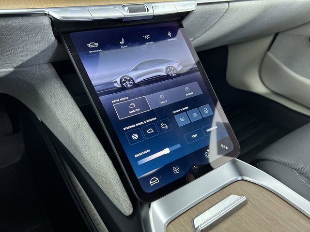 Used 2024 Lucid Air Touring image 17