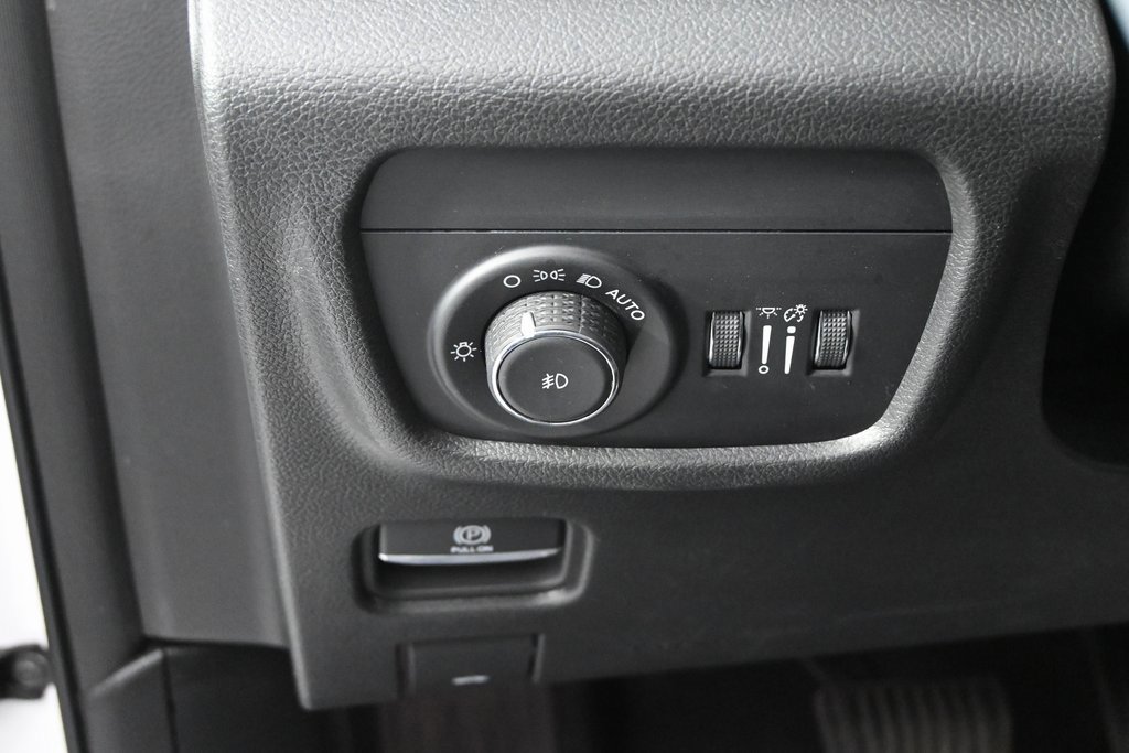 Used 2023 Jeep Grand Cherokee Limited w/ Black Appearance Package image 24