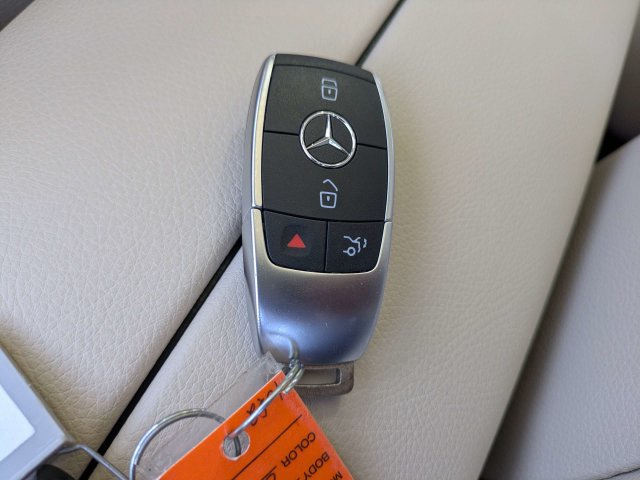 Used 2022 Mercedes-Benz GLC 300 image 30