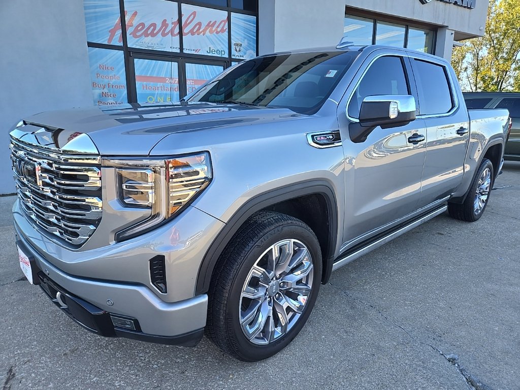 Used 2025 GMC Sierra 1500 Denali AWD/4WD image 3