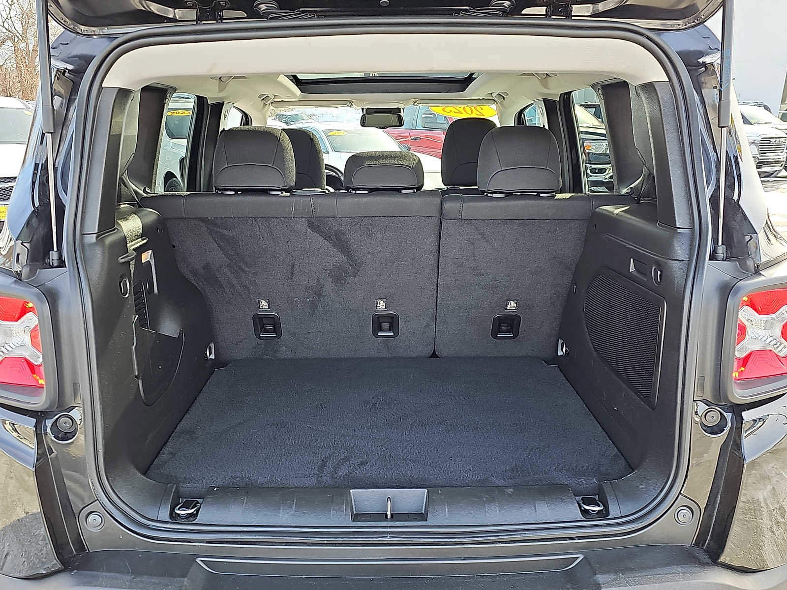 Used 2023 Jeep Renegade Latitude w/ Sun/Sound Group image 29