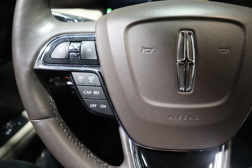 Used 2021 Lincoln Nautilus Reserve image 17