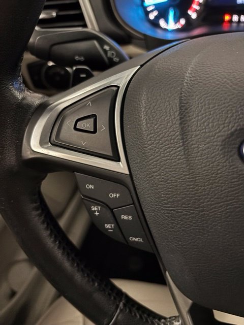 Used 2017 Ford Fusion SE FWD image 17