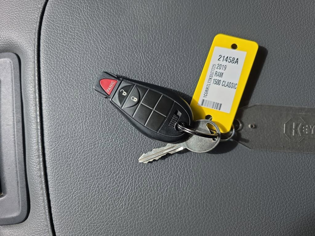 Used 2019 RAM 1500 Classic SLT image 35