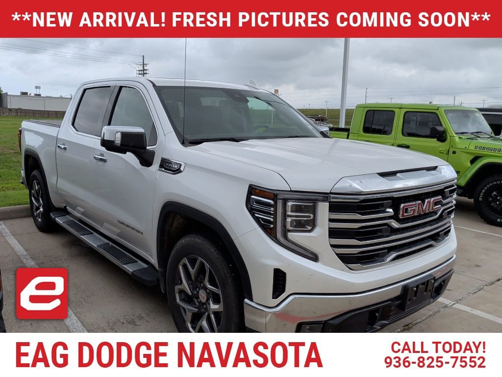 Used 2022 GMC Sierra 1500 SLT w/ SLT Convenience Package image 1